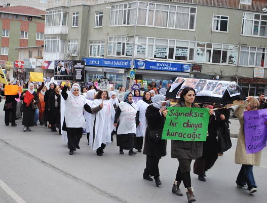 Ataşehir'de Kadına Yönelik Şiddet protesto edildi