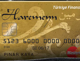 Kıbleyi gösteren kredi kartı
