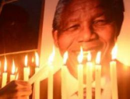 Mandela'nın naaşı resmi cenaze töreni için köyüne götürülüyor