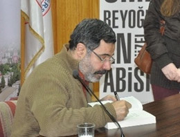 Ahmet Ümit korsan kitabı da imzaladı