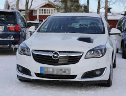 Yeni Opel Insignia yakalandı