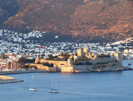 Bodrum'un beyaz evleri restore ediliyor