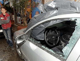 Beyoğlu'nda 52 aracın camlarını kırdılar