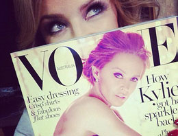 Kylie Minogue Vogue çekimleri olay oldu!