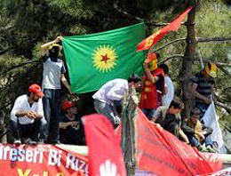 1 Mayıs kutlamasında PKK bayrağı gerginliği