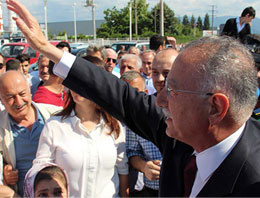 AK Parti'den Ekmeleddin İhsanoğlu'na teklif