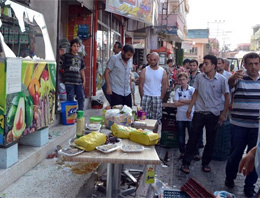 Ellerinde satırla dükkanları bastılar!