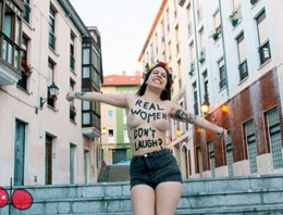 Arınç'ın sözlerine FEMEN'den kahkahalı yanıt!