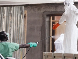 Öldüren Ebola virüsü bir ülkeye daha sıçradı