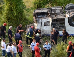 Uludağ'da otobüs şarampole yuvarlandı