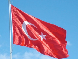 Türk Bayrağı kayboldu Polis alarmda!