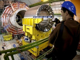 CERN'de iki atomaltı parçacığı keşfedildi
