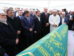 Davutoğlu ve Gül tabuta omuz verdi