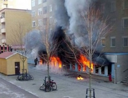 İsveç'te bir cami daha yakıldı!