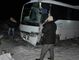 MHP'lileri yasa boğan kaza: 2 ölü