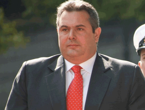 Yunanistan Savunma Bakanı'ndan Kardak'a çelenk