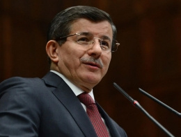 Davutoğlu Türk şehitliğini ziyaret etti