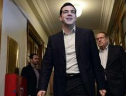 Yunanistan'da 5 bankaya daha darbe