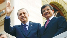 Davutoğlu ve Erdoğan için doğum günü klibi