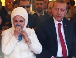 Erdoğan çifti o şiirle gözyaşlarına boğuldu!