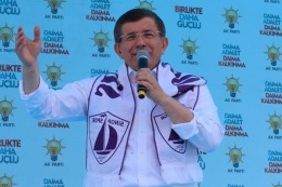 Davutoğlu: AK Parti Nuh'un gemisidir!