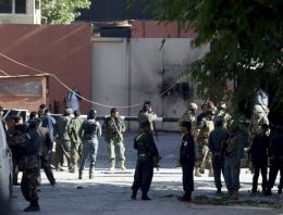 Taliban Kabil'de diplomatik bölgeye saldırdı