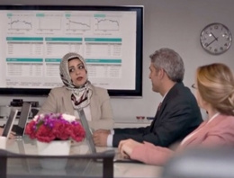 CHP'nin reklam filmindeki başörtülü kadın caps oldu