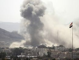 Sınırda bomba yüklü araç patladı: 15 ölü!