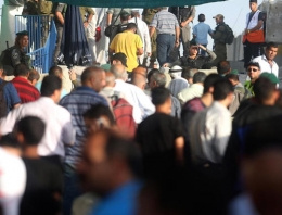 Mescid-i Aksa'da Ramazan akın akın geldiler