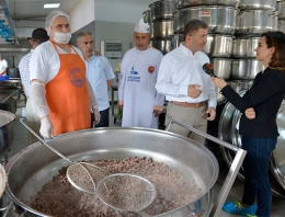 Üsküdar'da her gün 30 bin kişiye iftar