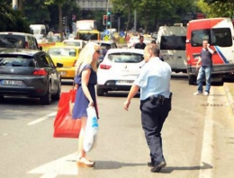 Polisi çıldırttı: Bomba var hanımefendi!