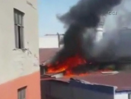 İstanbul'daki yangın  camiye sıçradı