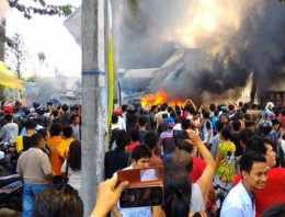 Endonezya'da son dakika korkunç uçak kazası!