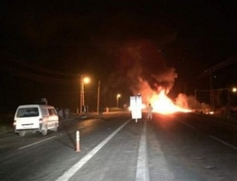 PKK Iğdır'da yol kesip tırı ateşe verdi!
