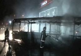 Ataşehir'de teröristler otobüs yaktı!