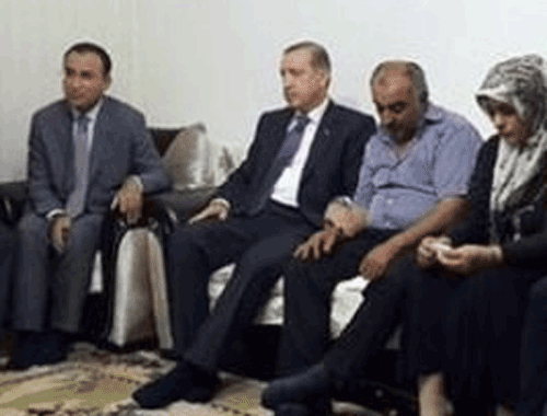 Erdoğan'dan şehit evine taziye ziyareti