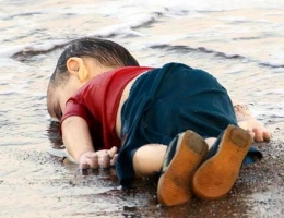 Kıyıya vuran Suriyeli çocuk dünya gündeminde!