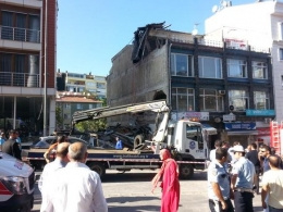 İstanbul’da 5 katlı bir bina çöktü! Yaralılar var