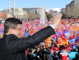Davutoğlu'ndan Yenikapı'da HDP çıkışı