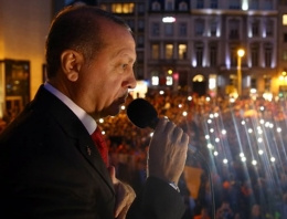 Erdoğan Brüksel'de  muhalefete çattı