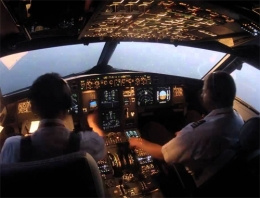 147 yolculu uçağın pilotu havada öldü