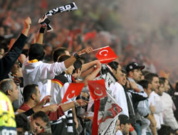 Beşiktaş tribünleri boş kaldı