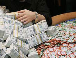 Acemi pokerci zengin oldu