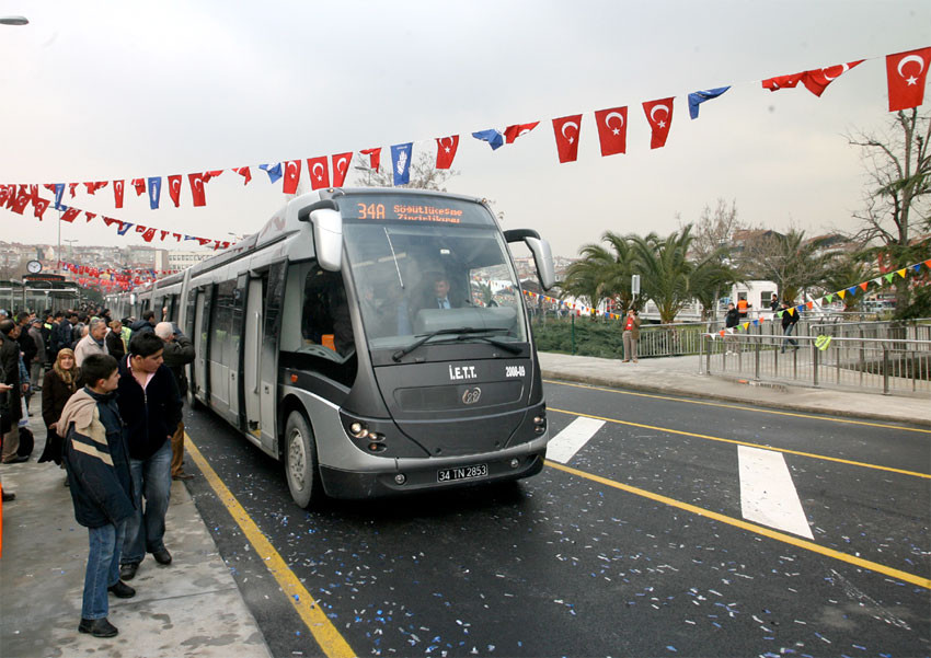 1-mayis-metrobüs-çalişiyor-mu-seferler-var-mi.jpg