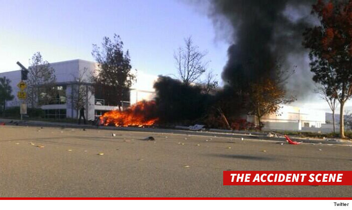 1130_paul_walker_accident_scene_twitter_3jpg_h167.jpg