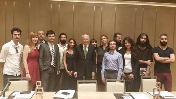 ekmeleddin ihsanoğlu ekşisözlük yazarlarıyla biraraya geldi.jpg