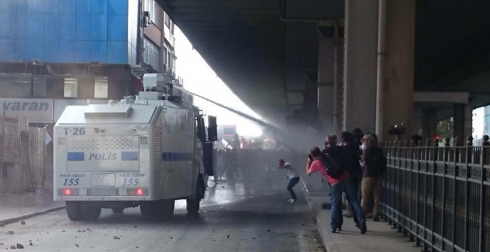 asansör faciasını protesto eden gruba polis müdahalesi
