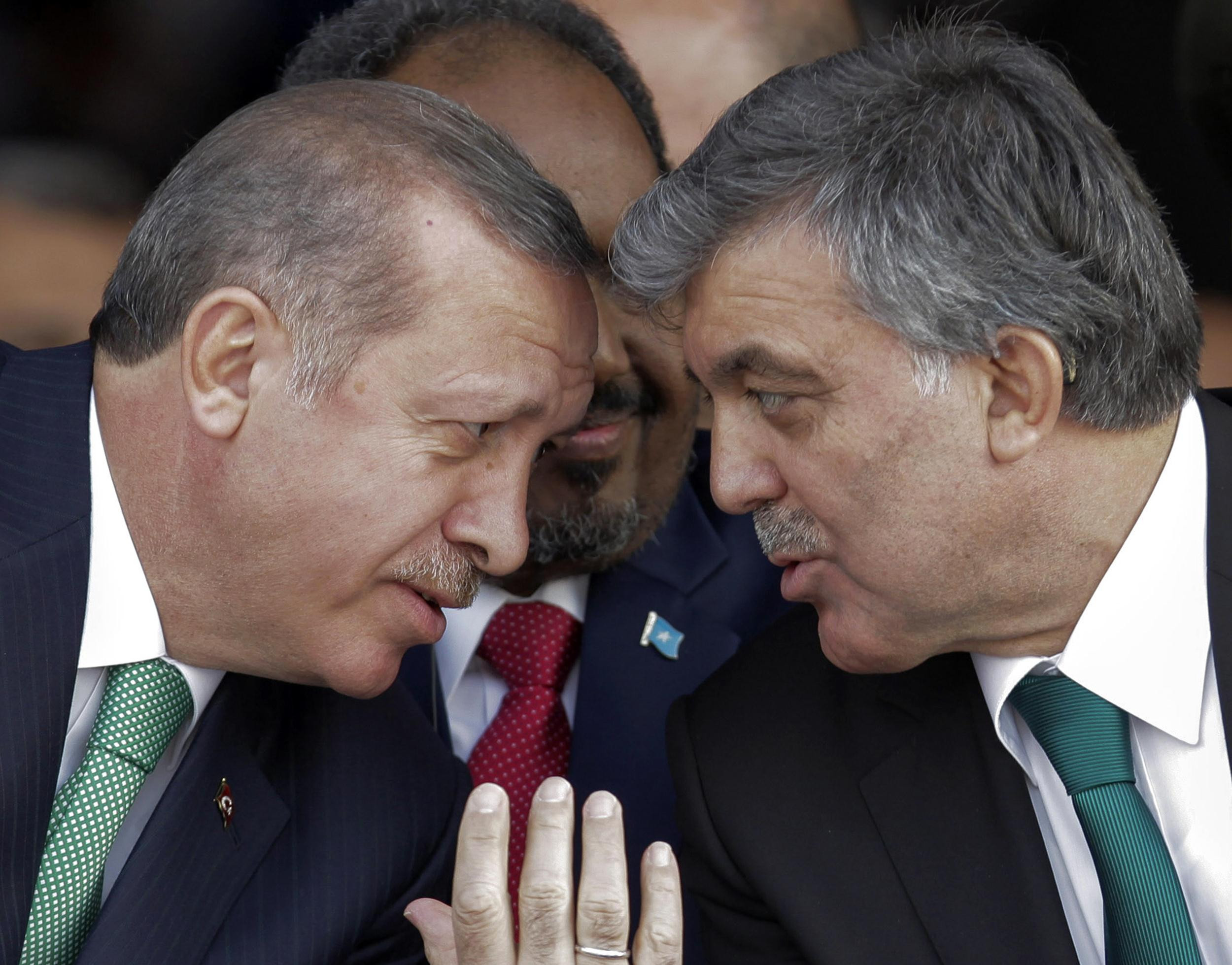 abdullah-gül-ak-partinin-başina-geçmek-istiyor.jpeg