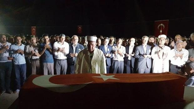 adiyaman-şehidini-gece-yarisi-uğurladi!.20150803105415.jpg