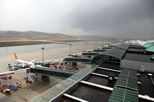 adnan-menderes-havalimani-iç-hatlar-terminali.jpg